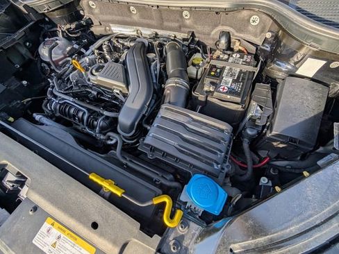 Used 2022 Volkswagen Taos SE image 17