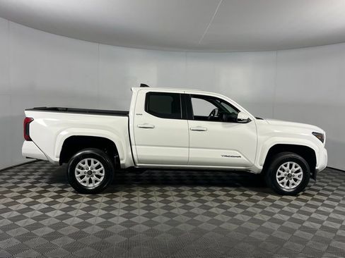 Used 2024 Toyota Tacoma SR5 image 5