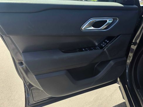 Certified 2025 Land Rover Range Rover Velar Dynamic SE image 23