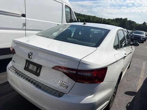 Used 2019 Volkswagen Jetta SE w/ Cold Weather Package FWD image 6
