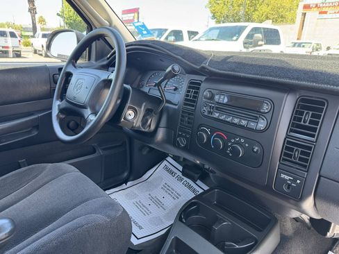 Used 2004 Dodge Dakota 4x4 Club Cab w/ Tire & Handling Group image 15