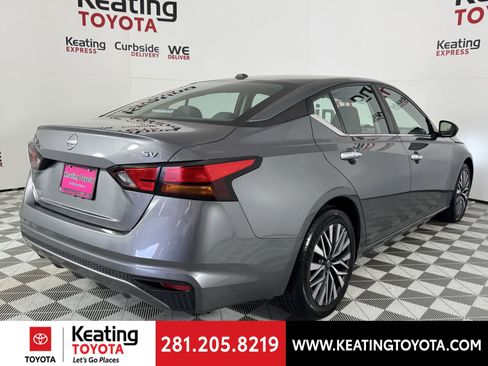 Used 2024 Nissan Altima 2.5 SV image 4