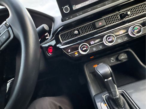 Used 2022 Honda Civic EX image 32