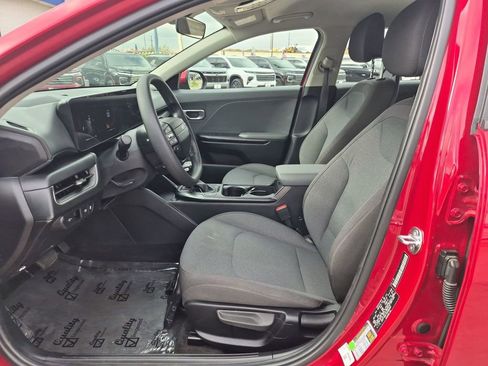 Used 2025 Kia K4 LXS image 11