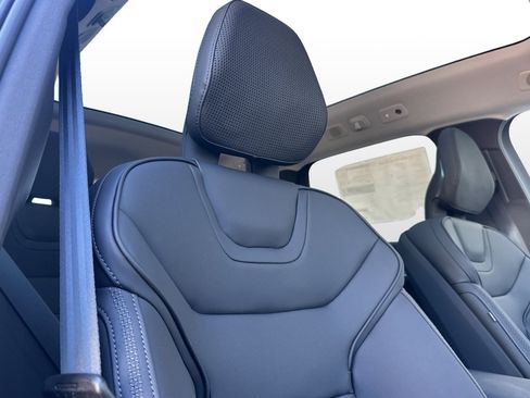 New 2025 Volvo EX90 Ultra image 20