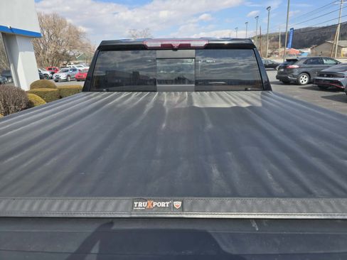 Used 2020 Chevrolet Silverado 1500 LT Trail Boss w/ Midnight Edition image 5