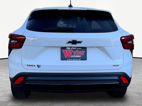 Used 2024 Chevrolet Trax RS w/ Driver Confidence Package FWD image 5