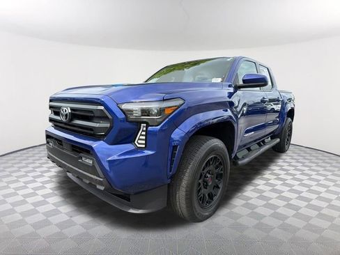 Used 2025 Toyota Tacoma SR5 image 1