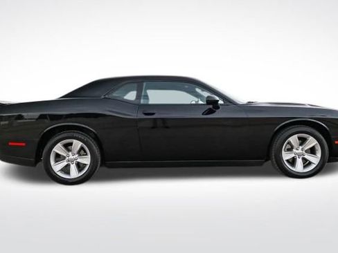 Used 2023 Dodge Challenger SXT image 4