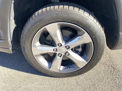 Used 2022 Jeep Grand Cherokee L Limited w/ Trailer Tow Group (B) image 11