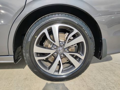 Certified 2024 Honda Odyssey Touring image 22