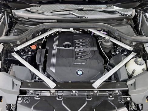 Used 2022 BMW X6 xDrive40i w/ Executive Package image 47