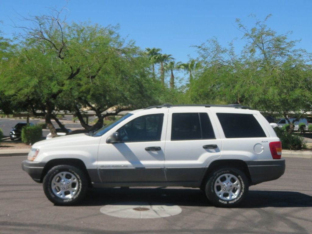 Used 2000 Jeep Grand Cherokee Laredo AWD/4WD image 2