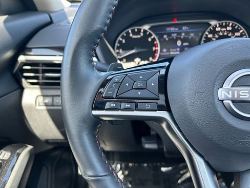 Used 2023 Nissan Altima 2.5 SR w/ SR Premium Package AWD/4WD image 15