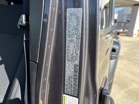 Used 2023 Jeep Gladiator Sport image 49