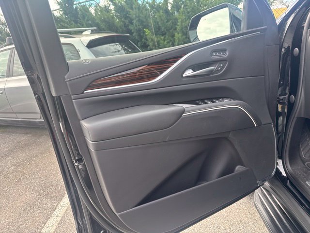 Used 2023 Cadillac Escalade Premium Luxury AWD/4WD image 25
