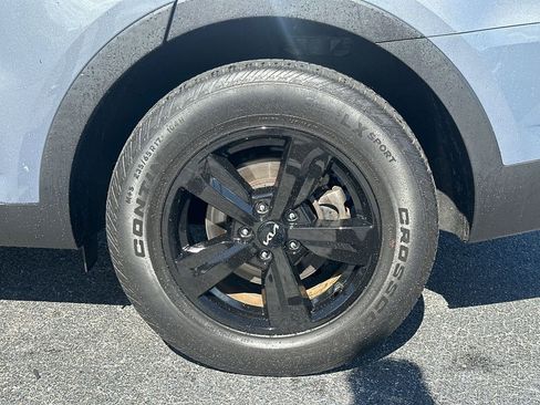 Used 2022 Kia Sorento LX image 11