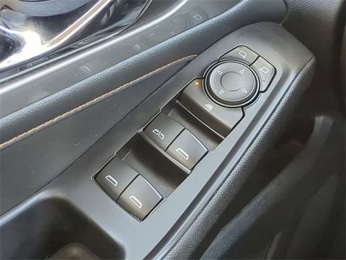 Used 2021 Chevrolet Traverse LT w/ LT Premium Package image 31