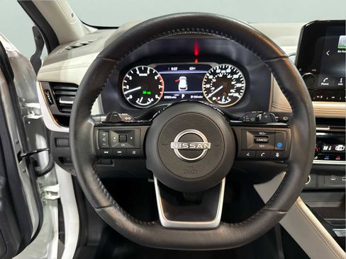 Used 2023 Nissan Rogue SL w/ SL Premium Package image 13