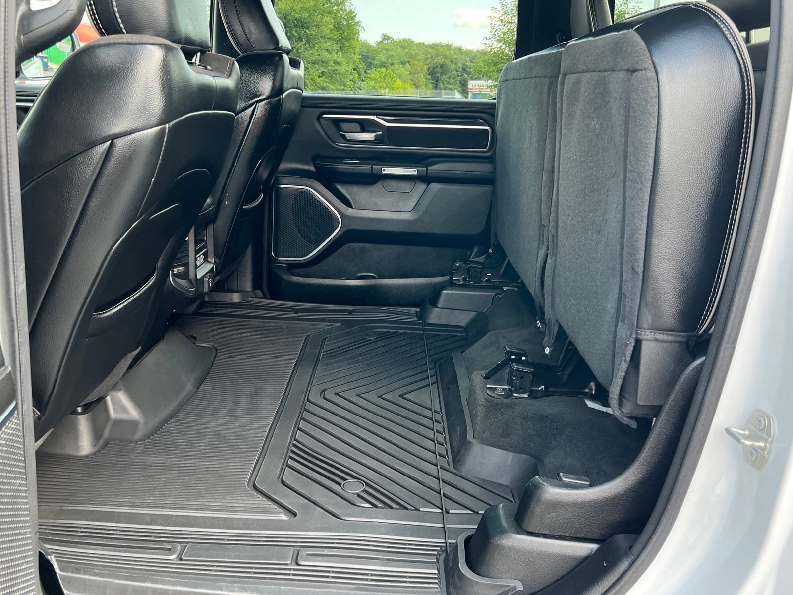 Used 2024 RAM 1500 Laramie AWD/4WD image 20