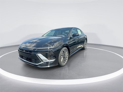 New 2025 Hyundai Sonata Limited image 4