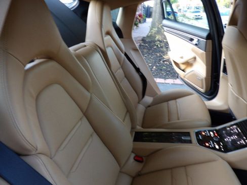 Used 2018 Porsche Panamera 4 image 42