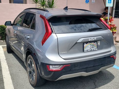 Used 2023 Kia Niro Wave image 2