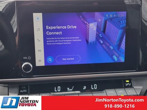 Used 2025 Toyota Camry SE image 19