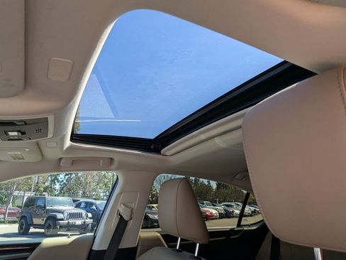 Used 2019 Lexus ES 300h ES 300h Luxury w/ Accessory Package 2 image 16