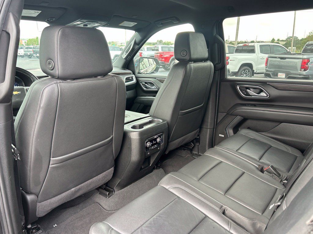 Used 2024 Chevrolet Suburban LT AWD/4WD image 33