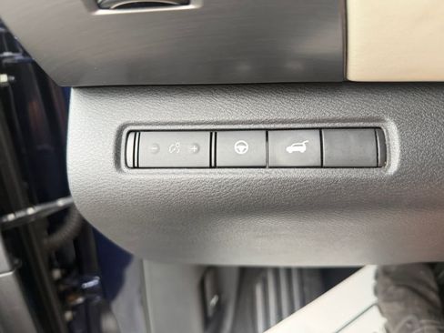 Used 2023 Nissan Pathfinder SL w/ SL Premium Package AWD/4WD image 32