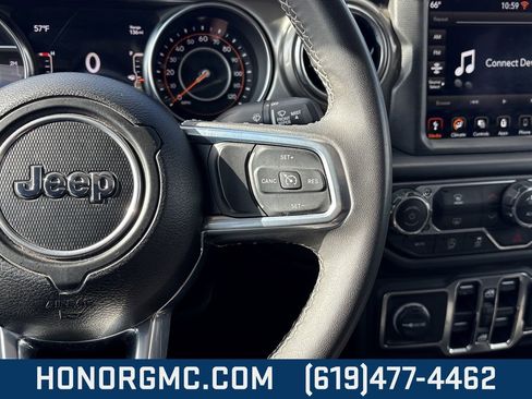 Used 2023 Jeep Gladiator Overland image 28