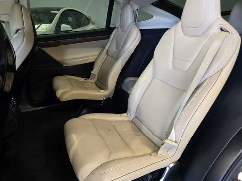 Used 2016 Tesla Model X 90D image 11