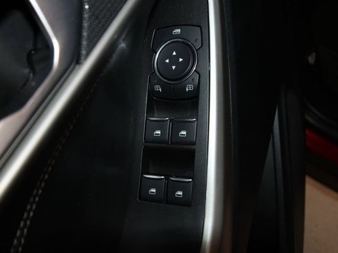 Used 2022 Ford Explorer XLT image 6