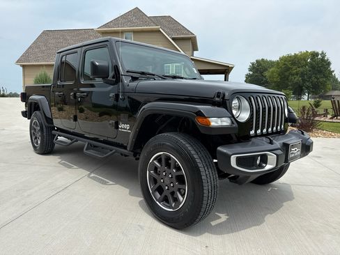 Used 2021 Jeep Gladiator Overland w/ Popular Equipment Package image 8