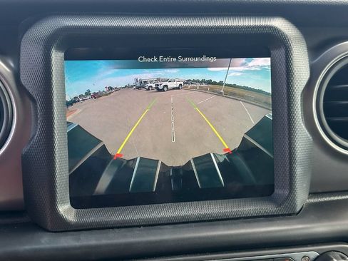 Used 2021 Jeep Wrangler Unlimited Sport AWD/4WD image 32