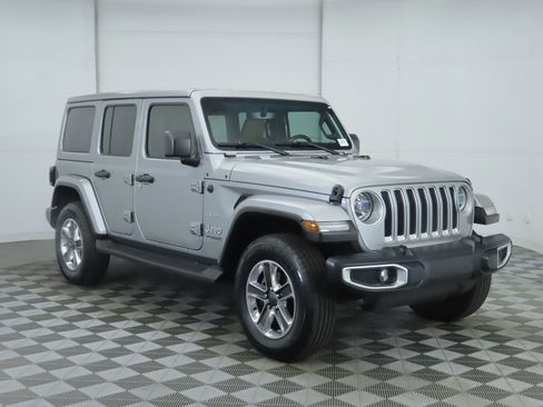 Used 2021 Jeep Wrangler Unlimited Sahara image 3
