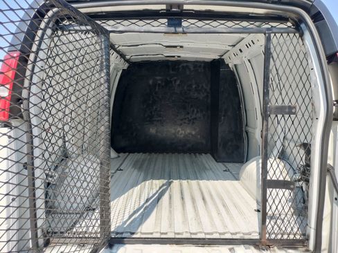 Used 2019 Chevrolet Express 3500 Extended w/ Driver Convenience Package image 11