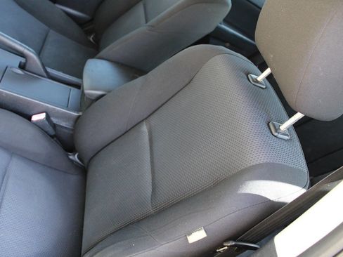Used 2011 MAZDA MAZDA3 i Touring FWD image 17