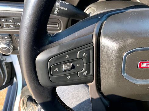 Used 2022 GMC Yukon XL AT4 image 23