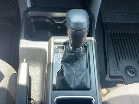 Used 2019 Toyota Tacoma TRD Sport AWD/4WD image 23