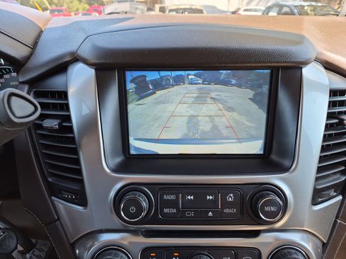 Used 2019 Chevrolet Suburban LT image 20