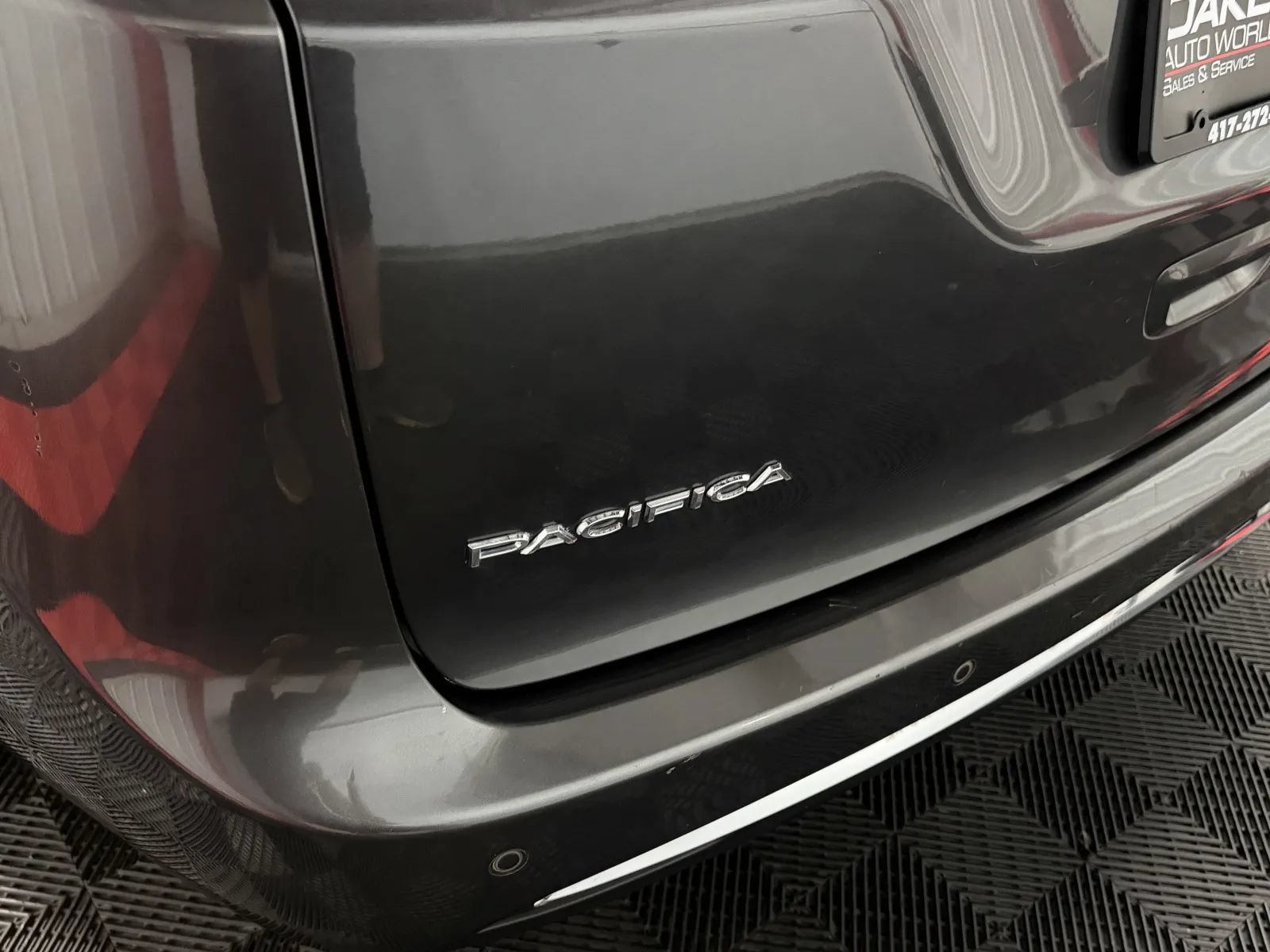 Used 2021 Chrysler Pacifica Touring-L FWD image 14