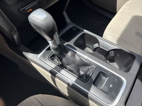 Used 2017 Ford Escape SE w/ Equipment Group 201A FWD image 14