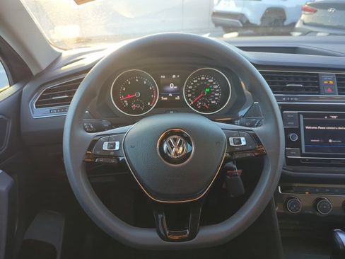 Used 2020 Volkswagen Tiguan S image 10