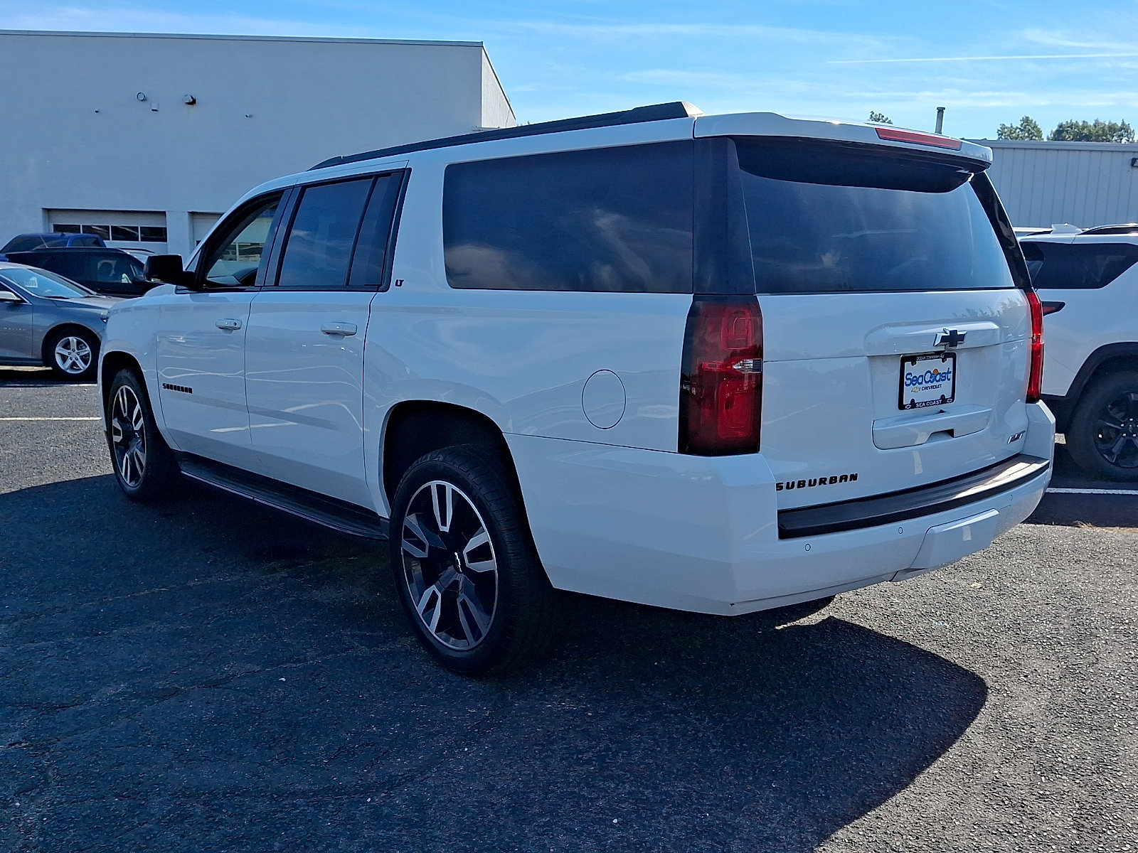 Used 2020 Chevrolet Suburban LT w/ RST Edition AWD/4WD image 4