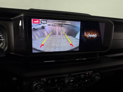 Used 2024 Jeep Wrangler High Altitude AWD/4WD image 13
