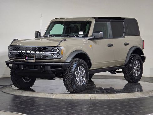 New 2025 Ford Bronco Badlands image 6