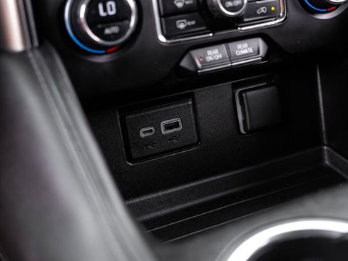 Used 2023 Chevrolet Suburban LS image 23