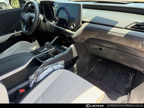 Used 2024 Lexus TX 500h AWD w/ Technology Package image 33